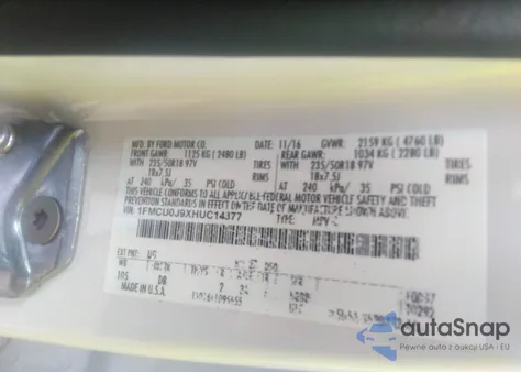 2017 Ford Escape Titanium z USA, uszkodzony, nr VIN 1FMCU0J9XHUC14377